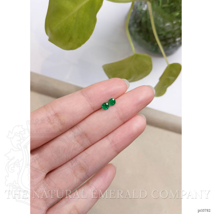 0.50 Ct.Tw. Emerald Pair from Colombia