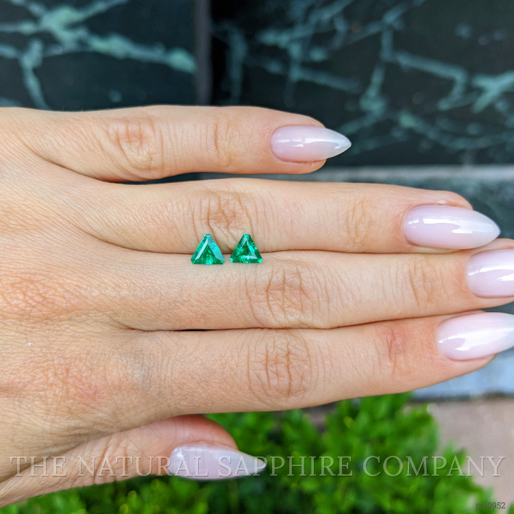 0.81 Ct.Tw. Emerald Pair from Colombia