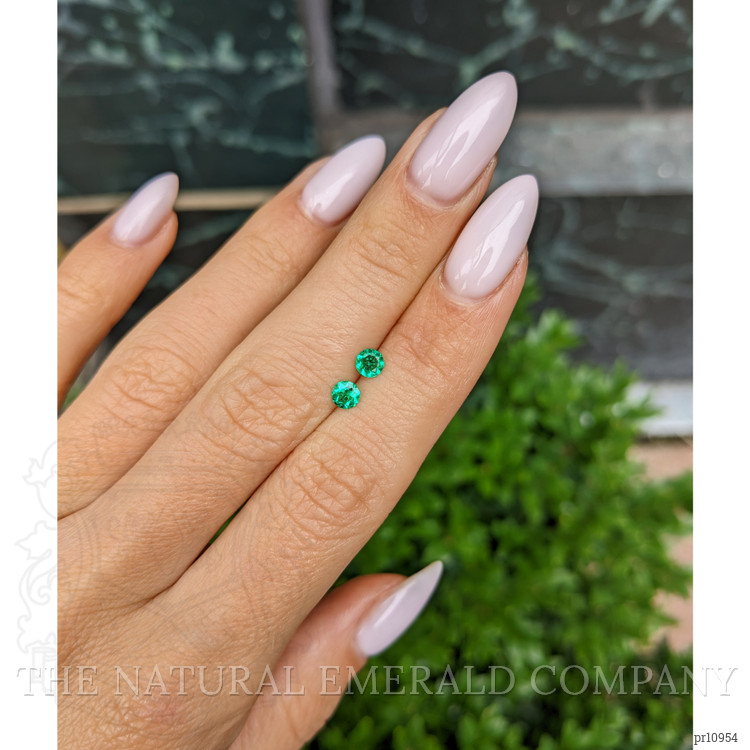0.38 Ct.Tw. Emerald Pair from Colombia