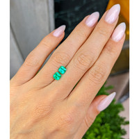 1.26&nbsp;Ct.Tw.Total Carat Weight Emerald Pair from Colombia Life Style