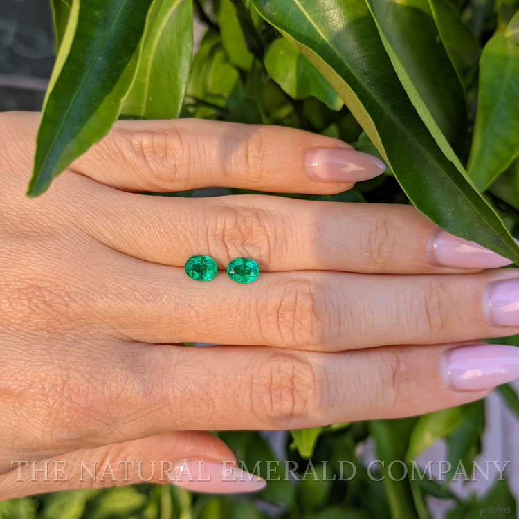 1.28 Ct.Tw. Emerald Pair from Colombia