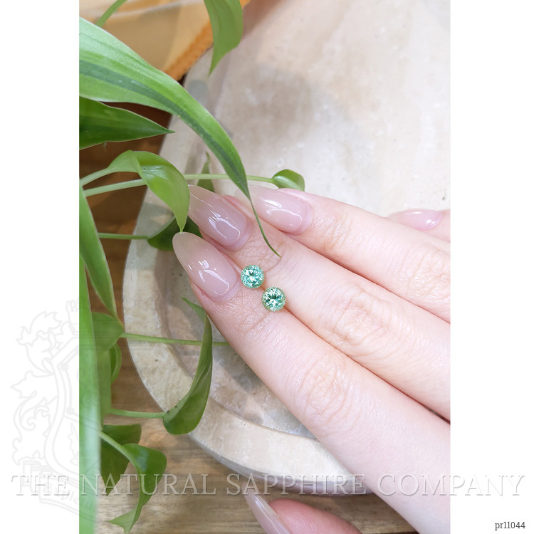 1.37 Ct.Tw. Emerald Pair from Russia