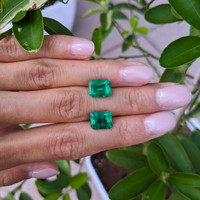 6.04&nbsp;Ct.Tw.Total Carat Weight Emerald Pair from Colombia Life Style