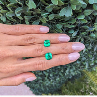 5.32&nbsp;Ct.Tw.Total Carat Weight Emerald Pair from Colombia Life Style
