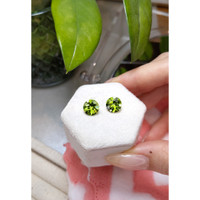 5.22&nbsp;Ct.Tw.Total Carat Weight Peridot Pair from Burma (Myanmar) Life Style