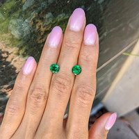 1.93&nbsp;Ct.Tw.Total Carat Weight Emerald Pair from Zambia Life Style