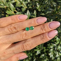0.88&nbsp;Ct.Tw.Total Carat Weight Emerald Pair from Colombia Life Style