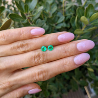 0.88&nbsp;Ct.Tw.Total Carat Weight Emerald Pair from Colombia Life Style