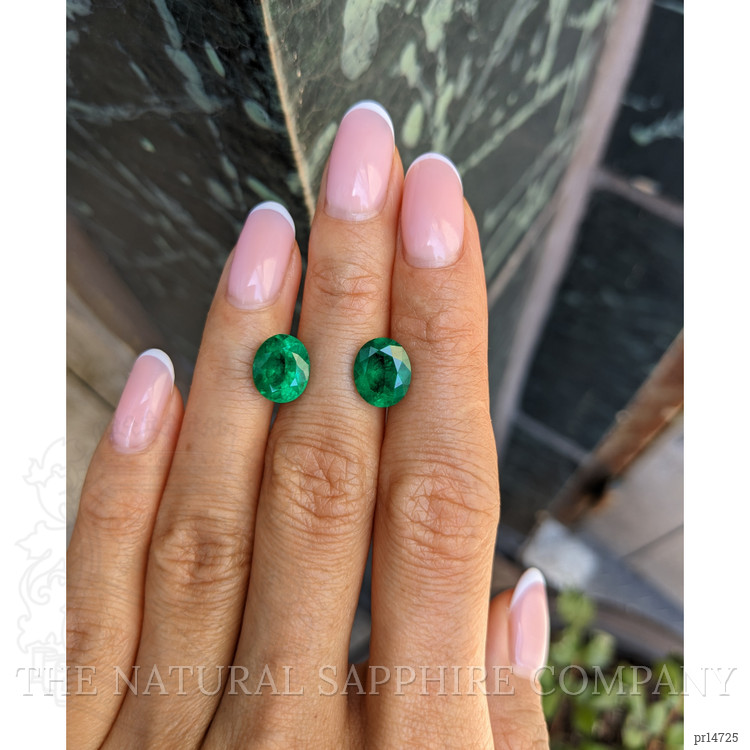 5.25 Ct.Tw. Emerald Pair from Colombia - Muzo