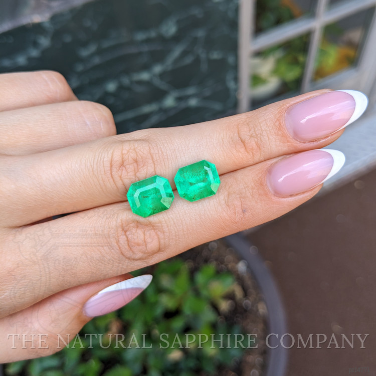 9.86 Ct.Tw. Emerald Pair from Colombia