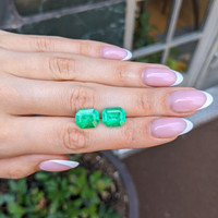 9.86&nbsp;Ct.Tw.Total Carat Weight Emerald Pair from Colombia Life Style