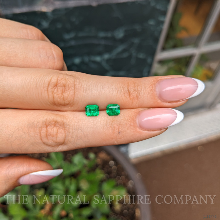 1.59 Ct.Tw. Emerald Pair from Colombia - Muzo