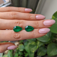 9.30&nbsp;Ct.Tw.Total Carat Weight Emerald Pair from Brazil Life Style