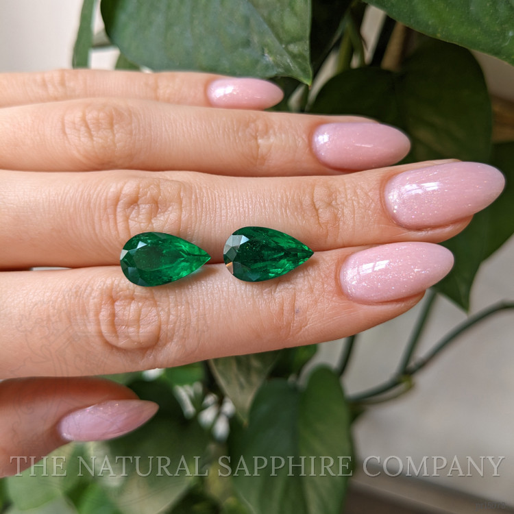 11.70 Ct.Tw. Emerald Pair from Colombia - Muzo