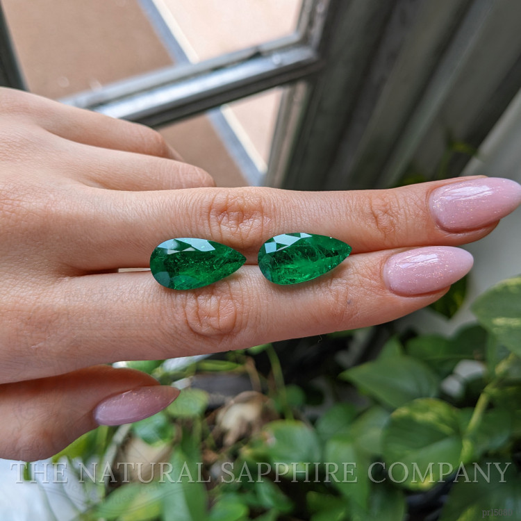16.00 Ct.Tw. Emerald Pair from Colombia - Muzo