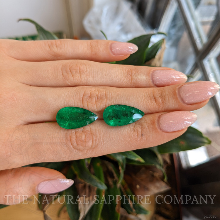 16.00 Ct.Tw. Emerald Pair from Colombia - Muzo