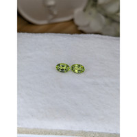 0.96&nbsp;Ct.Tw.Total Carat Weight Green (Lime Green) Peridot Pair from Pakistan Life Style