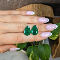 15.49&nbsp;Ct.Tw.Total Carat Weight Emerald Pair from Colombia Life Style