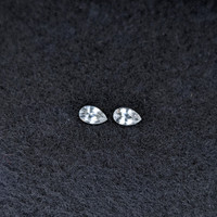 0.57&nbsp;Ct.Tw.Total Carat Weight White Sapphire Pair from Ceylon (Sri Lanka) Life Style
