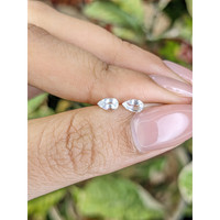0.57&nbsp;Ct.Tw.Total Carat Weight White Sapphire Pair from Ceylon (Sri Lanka) Life Style