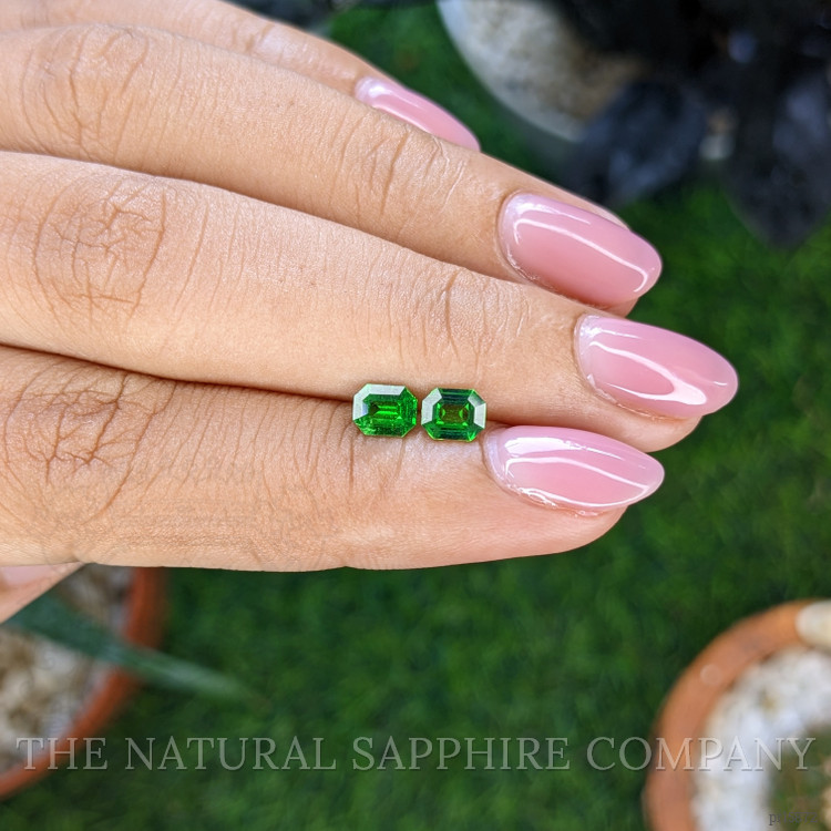 0.86 Ct.Tw. Tsavorite Garnet Pair from Tanzania