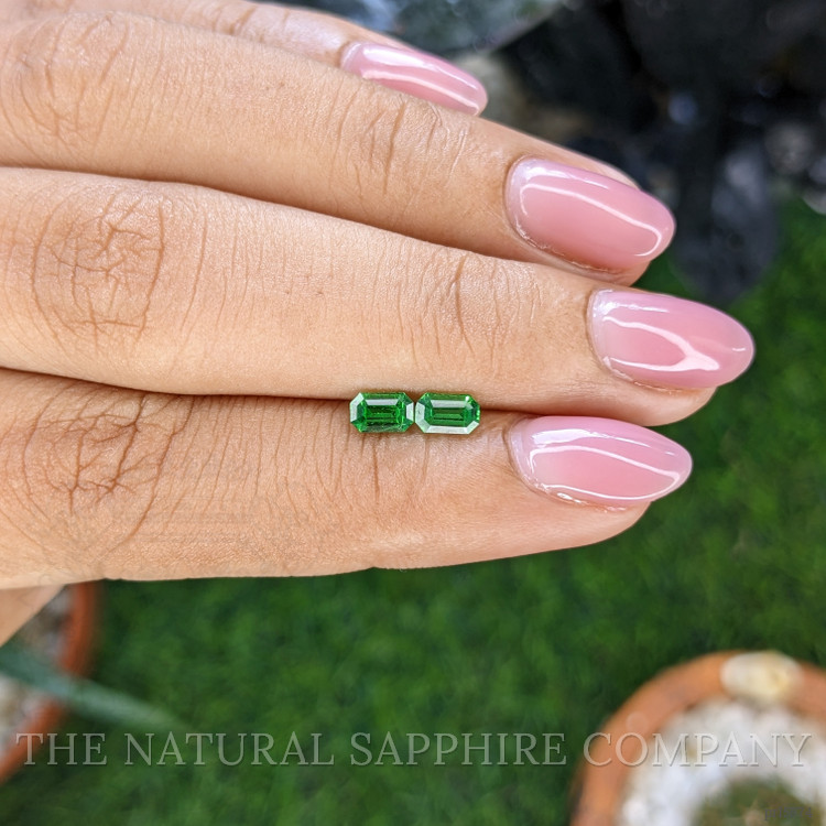 0.72 Ct.Tw. Tsavorite Garnet Pair from Tanzania
