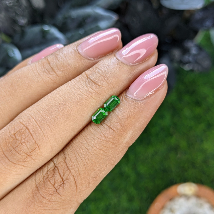 0.72 Ct.Tw. Tsavorite Garnet Pair from Tanzania