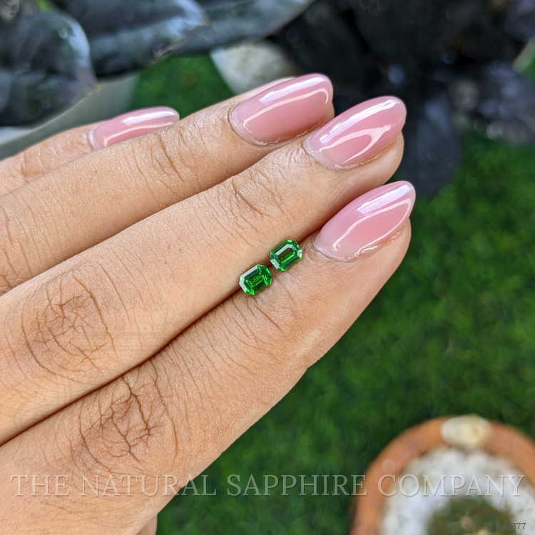 0.41 Ct.Tw. Tsavorite Garnet Pair from Tanzania
