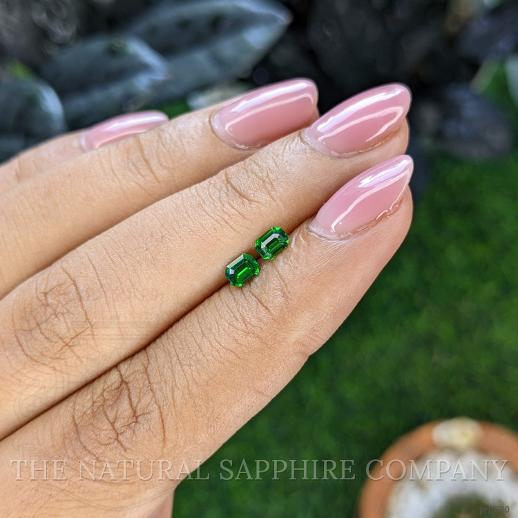 0.47 Ct.Tw. Tsavorite Garnet Pair from Tanzania