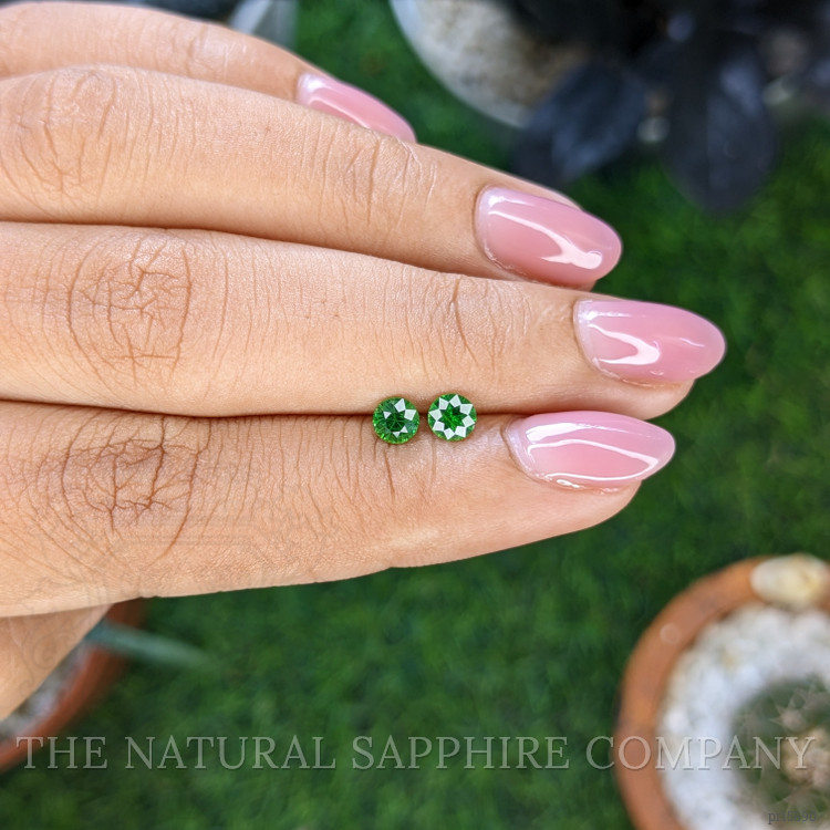 0.61 Ct.Tw. Tsavorite Garnet Pair from Tanzania
