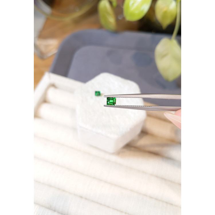 0.72 Ct.Tw. Tsavorite Garnet Pair from Tanzania