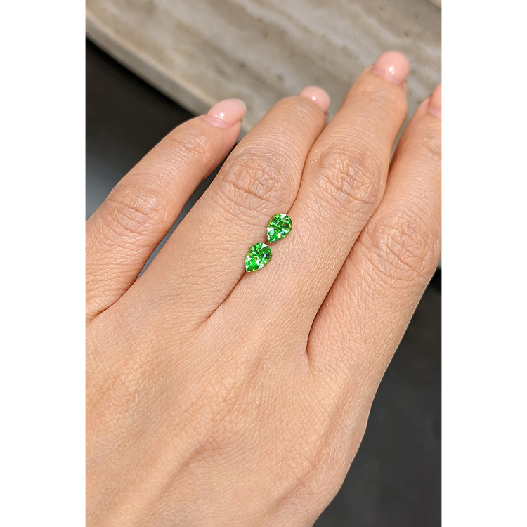 0.95 Ct.Tw. Tsavorite Garnet Pair from Tanzania