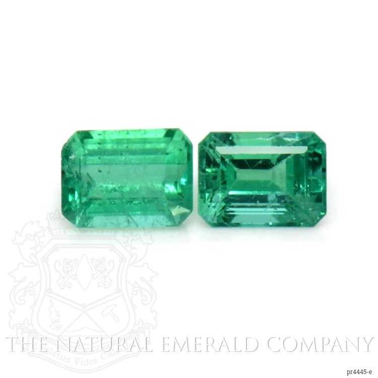 Accent Stones Emerald Earring <span>1.27</span> <span class="tooltip-light">Ct.Tw.<span class="tooltiptext">Total Carat Weight</span></span>, Platinum 950