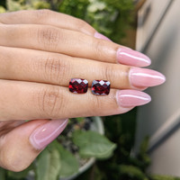 5.28&nbsp;Ct.Tw.Total Carat Weight Garnet Pair from Ceylon (Sri Lanka) Life Style