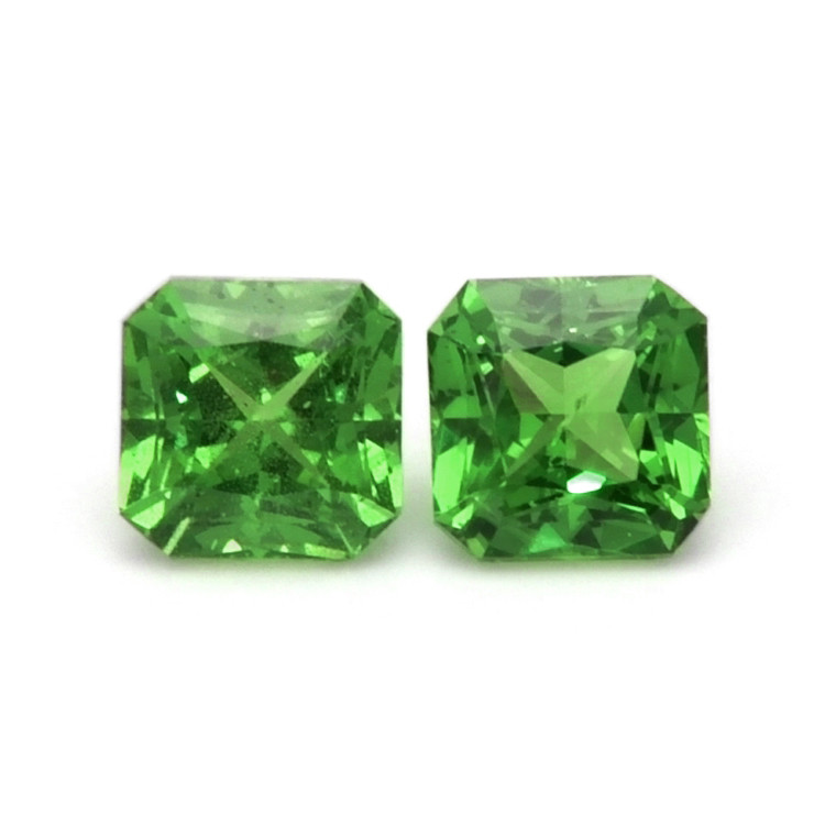0.95 Ct.Tw. Tsavorite Garnet Pair from Tanzania
