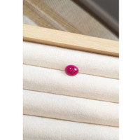 2.34 Ct. Cabochon Ruby from Thailand Life Style