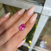 6.27 Ct. Pink Sapphire from Ceylon (Sri Lanka) Life Style