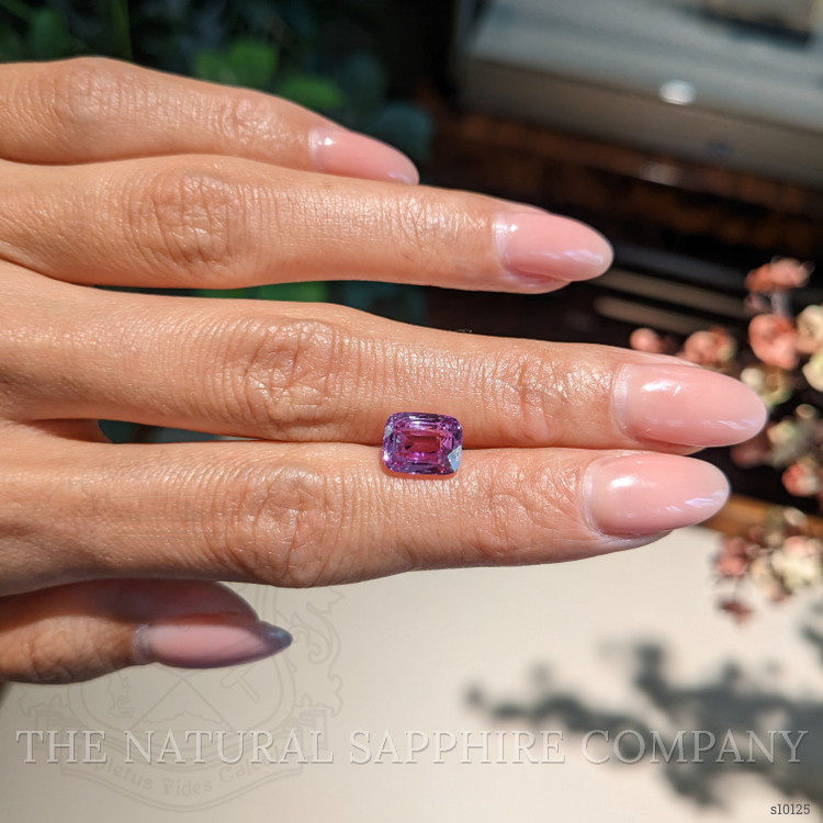4.09 Ct. Pink Sapphire from Ceylon (Sri Lanka)