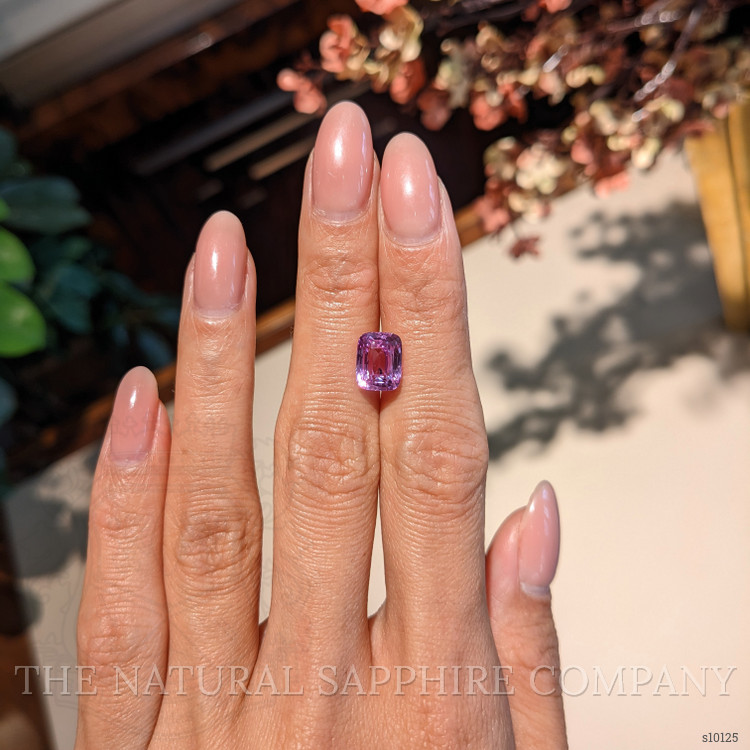 4.09 Ct. Pink Sapphire from Ceylon (Sri Lanka)