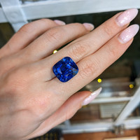 22.06 Ct. Blue Sapphire from Ceylon (Sri Lanka) Life Style