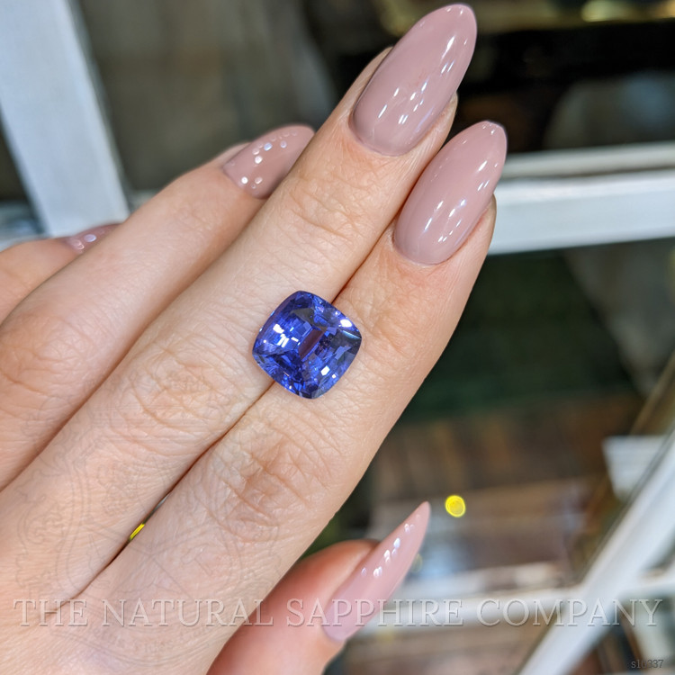 6.09 Ct. Violet Sapphire from Ceylon (Sri Lanka)