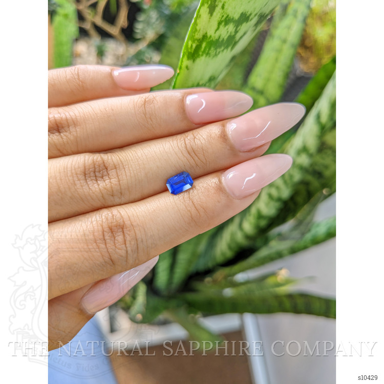 0.91 Ct. Blue Sapphire from Ceylon (Sri Lanka)