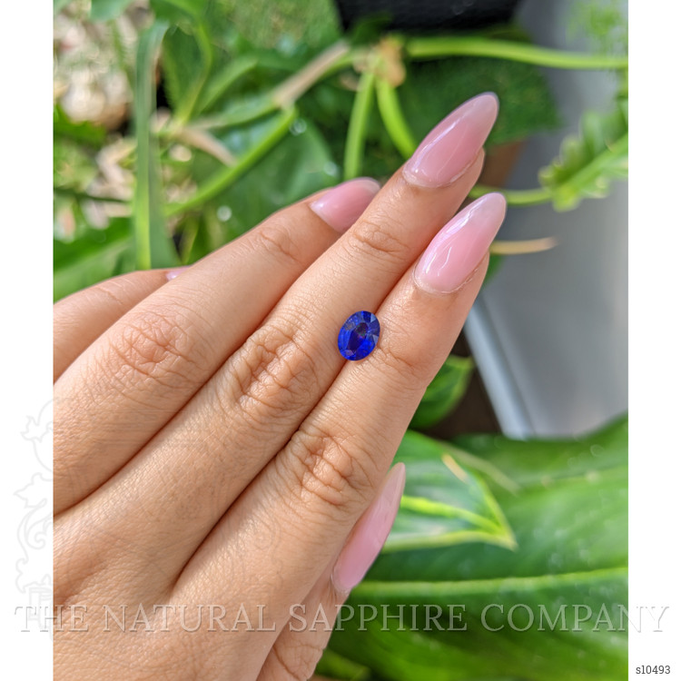1.27 Ct. Bi Color Sapphire from Ceylon (Sri Lanka)