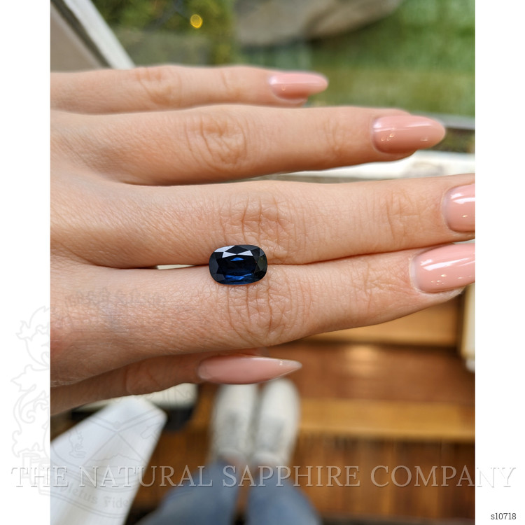 3.17 Ct. Greenish Blue Sapphire from Ceylon (Sri Lanka)