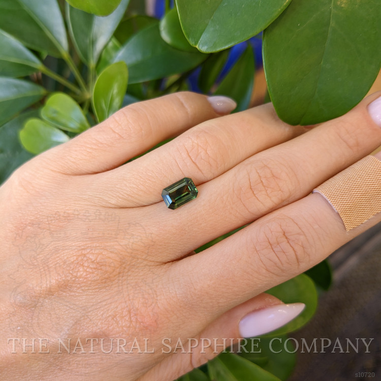 2.07 Ct. Bluish Green Sapphire from Ceylon (Sri Lanka)