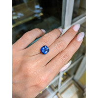 5.03 Ct. Blue Sapphire from Ceylon (Sri Lanka) Life Style