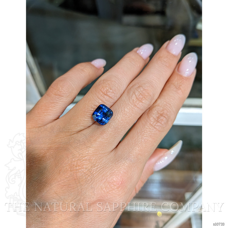 4.14 Ct. Blue Sapphire from Ceylon (Sri Lanka)