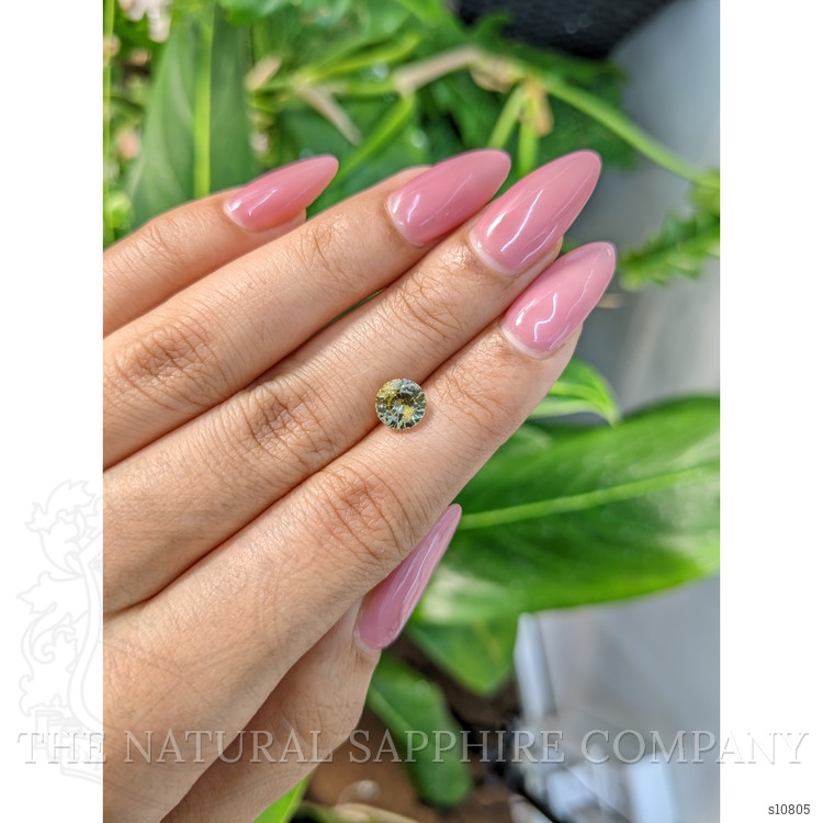 1.65 Ct. Bi Color Sapphire from Ceylon (Sri Lanka)