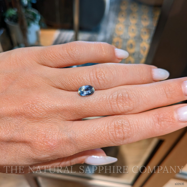 1.91 Ct. Bi Color Sapphire from Ceylon (Sri Lanka)