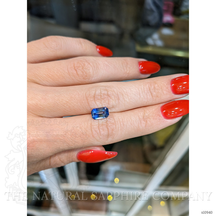 2.07 Ct. Bi Color Sapphire from Ceylon (Sri Lanka)